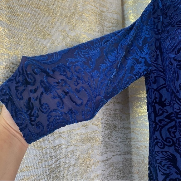 Jennie & Marlis Petite Royal Blue Twist Front Blouse Size MP - Picture 3 of 7